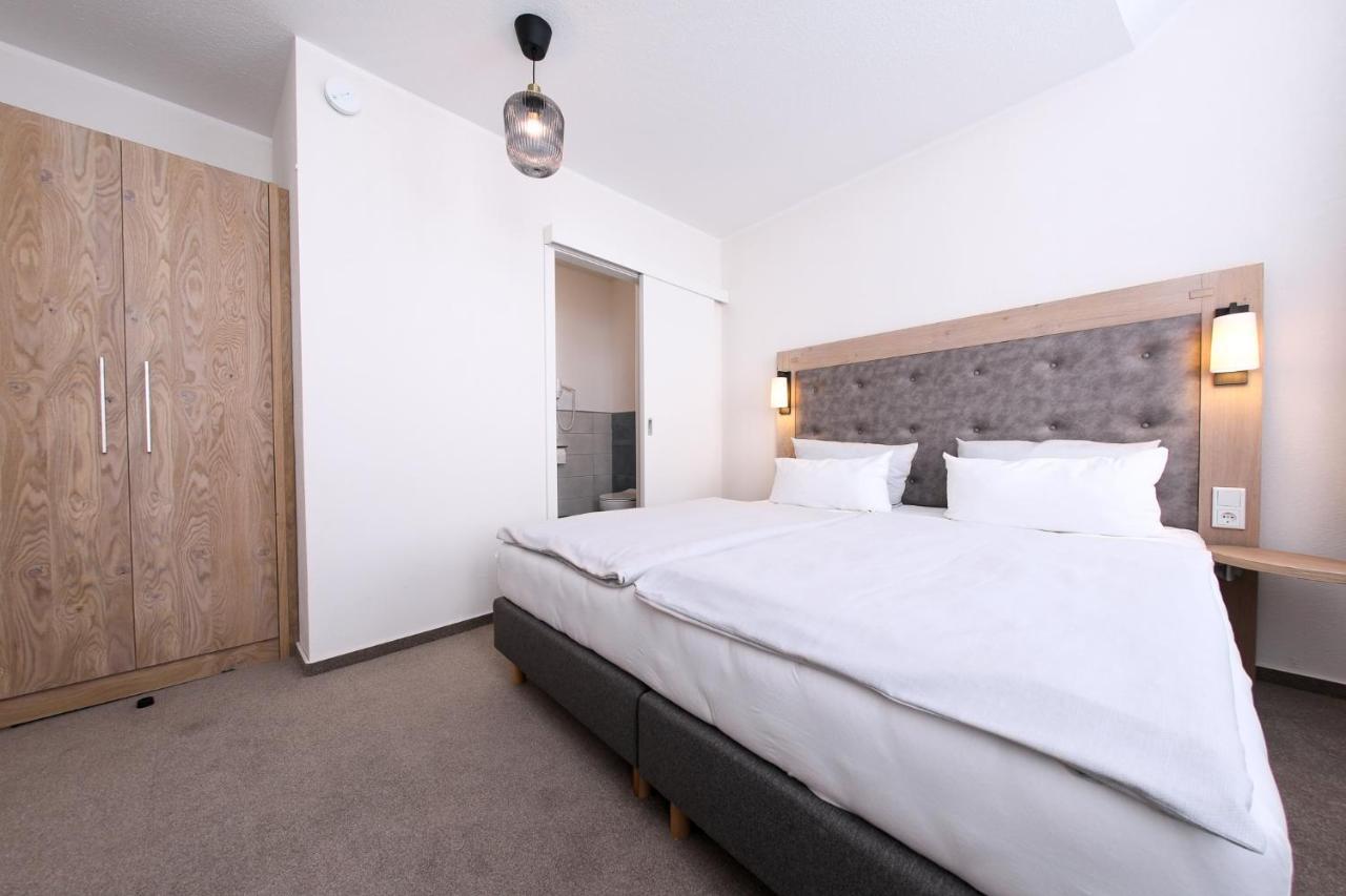 24/7 Selfcheckin Schmiedestrasse Hotel Leer Bagian luar foto