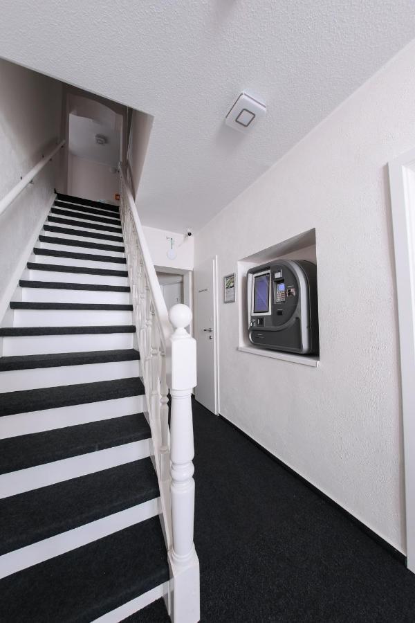 24/7 Selfcheckin Schmiedestrasse Hotel Leer Bagian luar foto